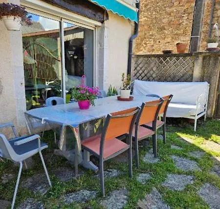 Grande Maison Familiale - Proche Rodez, Wifi, Calme Et Jardin *