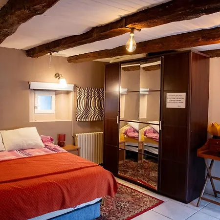 Grande Maison Familiale - Proche Rodez, Wifi, Calme Et Jardin *