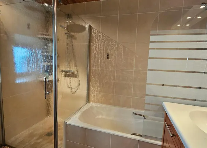 Grande Maison Familiale - Proche Rodez, Wifi, Calme Et Jardin