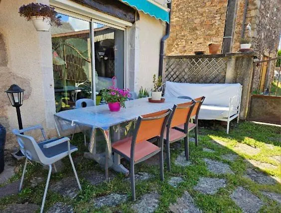 Grande Maison Familiale - Proche Rodez, Wifi, Calme Et Jardin *